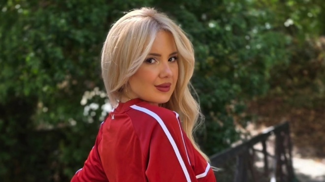 epeidi-den-eicha-ayto-sti-schesi-amp-8230-gi-amp-8217-ayto-chorisane-stratos-tzortzogloy-amp-8211-sofia-mariola-amp-8211-ekane-tin-apokalypsi-gia-1i-fora-452915