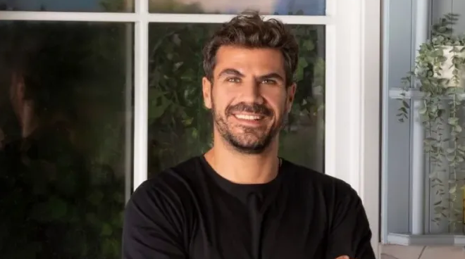 erixe-to-internet-o-akis-edose-ti-syntagi-gia-taramosalata-poy-kanoyn-sta-kyrile-estiatoria-456249