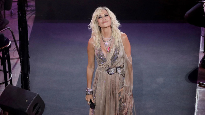 ektakto-gia-anna-vissi-epathe-453850