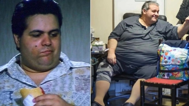 kathilomenos-se-karekla-o-ithopoios-ton-80-amp-8217-s-kostas-makedos-den-mporo-na-koynitho-ola-spiti-ta-kano-me-tilekontrol-ti-sompa-ta-fota-ola-454216