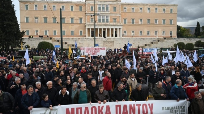 ektakto-apo-agrotes-sto-syntagma-454331