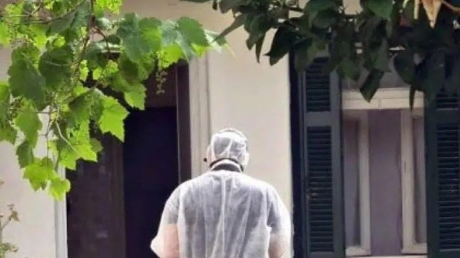 sok-molis-matheytike-gia-tis-dyo-aderfes-poy-vrethikan-nekres-sto-spiti-toys-amp-8211-to-eipan-sta-kanalia-oi-geitones-amp-8230-455052