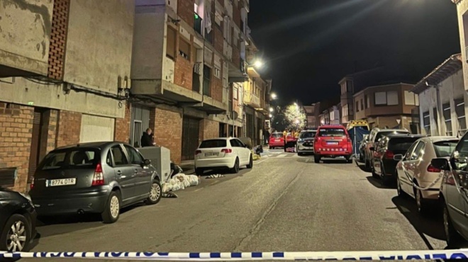 giati-thee-moy-pali-pente-nearoi-nekroi-apo-xafniki-pyrkagia-se-polykatoikia-amp-8211-ypovastazomenes-sto-simeio-oi-manes-455095