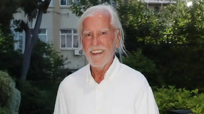 pethane-simera-o-archontas-tis-nychtas-poy-allaxe-tin-ellada-452305