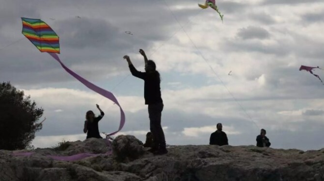 dystychos-amp-8230-den-tha-petaxoyme-chartaeto-fetos-kleidose-o-kairos-tis-katharas-deyteras-2026-amp-8211-i-proti-provlepsi-455067