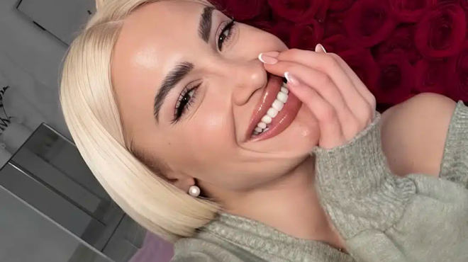 i-ioanna-toyni-ekleise-enan-chrono-schesis-me-ton-dimitri-spyridonidi-kai-tis-charise-365-triantafylla-451932