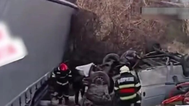 xekliristike-mia-oikogeneia-nea-tragodia-sto-simeio-miden-poy-skotothikan-oi-7-opadoi-toy-paok-amp-8211-paidia-anamesa-sta-thymata-453482