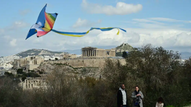 kairos-i-idaniki-ora-gia-to-petagma-chartaetoy-tin-kathara-deytera-h-prognosi-kolyda-456537