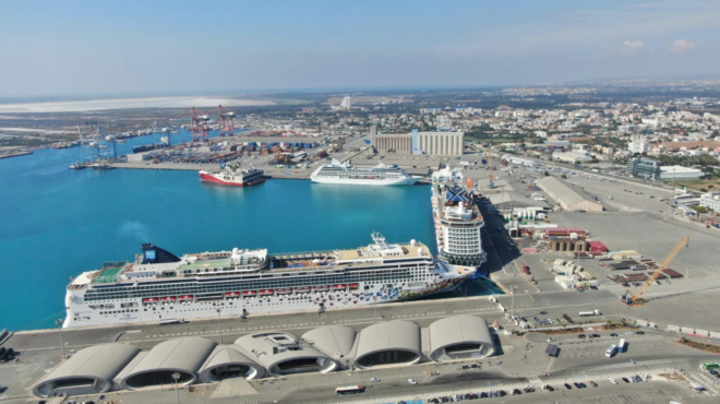 ektakto-tromos-tora-sto-limani-tis-lemesoy-458774