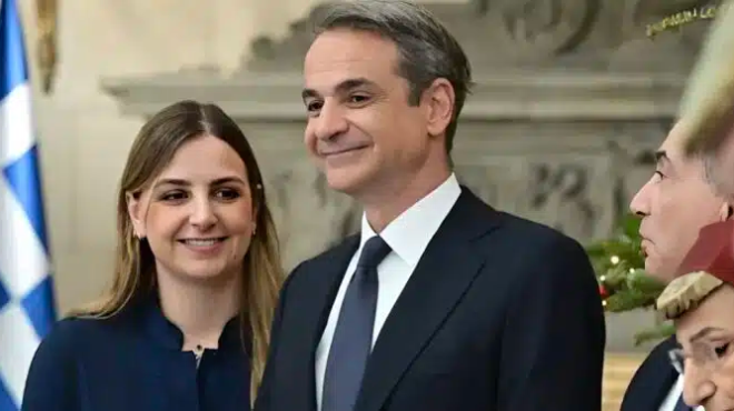 sofia-mitsotaki-orgismeni-apantisi-gia-tin-epistrofi-tis-apo-to-ntoympai-i-xeftila-den-echei-oria-459797