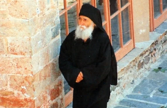 agios-pa-sios-etsi-tha-eimaste-stin-alli-zoi-sygklonistiko-460924
