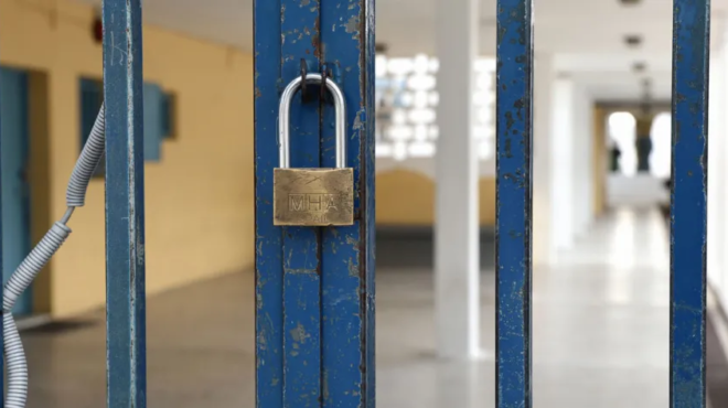 ektakto-kleista-scholeia-stin-kypro-logo-toy-polemoy-458396