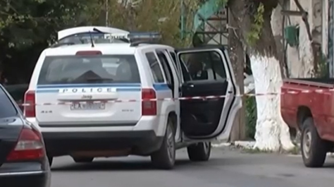 tragodia-ta-ximeromata-nekri-astynomikos-meta-apo-pyrovolismo-mesa-sto-spiti-tis-mprosta-sta-paidia-tis-459689