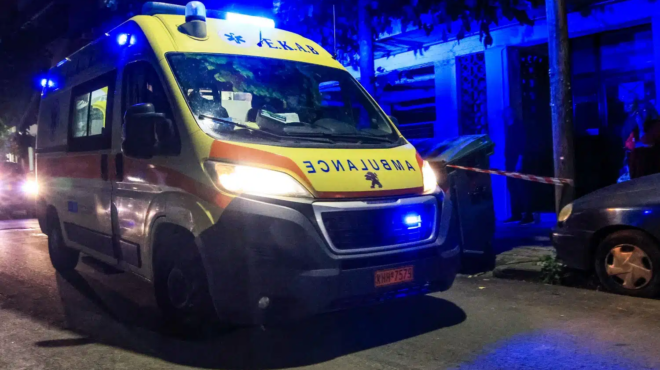 tragodia-stin-poseidonos-karampola-pente-aytokiniton-skotothike-ena-atomo-dyo-traymaties-458583