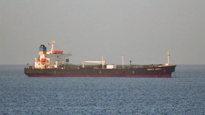 ektakto-tora-epithesi-se-elliniko-ploio-sto-ntoympai-agonia-gia-to-pliroma-458363