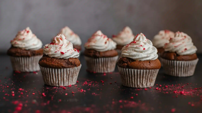 eortologio-poios-giortazei-simera-deytera-2-martioy-458357