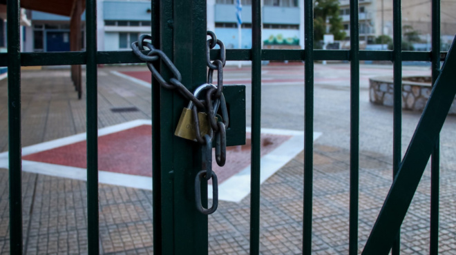 pascha-2026-tote-kleinoyn-ta-scholeia-amp-8211-i-teleytaia-mera-poy-echoyn-mathima-oi-mathites-kai-pote-xananoigoyn-meta-459076