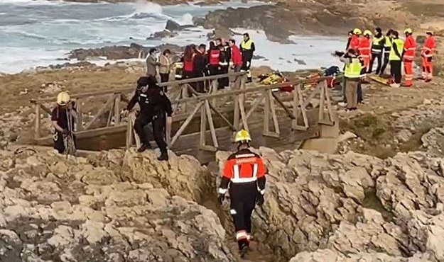 sok-katerreyse-gefyra-amp-8211-toylachiston-4-nekroi-amp-8211-den-stamatane-na-vgazoyn-ptomata-apo-to-potami-458814