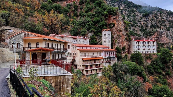 oi-treis-pio-asfaleis-poleis-tis-elladas-se-periptosi-polemoy-symfona-me-to-chatgpt-458477