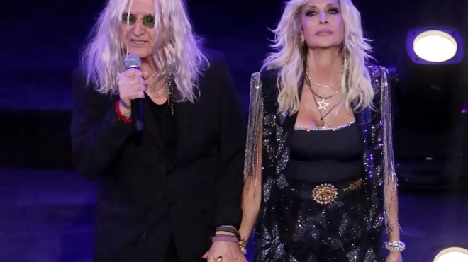 mazi-den-kanoyne-kai-choria-den-mporoyne-vomva-sti-sooympiz-amp-8211-xana-mazi-anna-vissi-kai-nikos-karvelas-458905