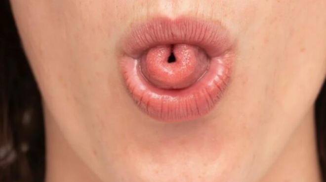 ti-simainei-psychologika-i-ikanotita-na-diploneis-ti-glossa-soy-se-schima-u-459824