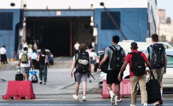 youth-pass-2026-150-eyro-gia-neoys-18-kai-19-eton-amp-8211-anoigei-i-platforma-gia-aitiseis-465515