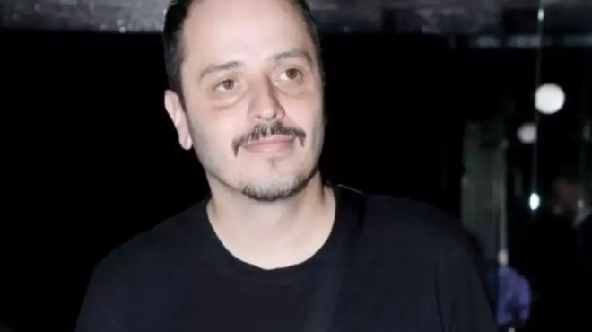 oloi-ton-cheirokrotoyn-o-tsoyvelas-eipe-gia-ton-mazonaki-ayto-poy-skeftontai-oloi-oi-ellines-506684