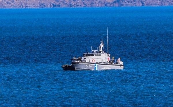 synagermos-tora-vythistike-ploio-stin-ellada-amp-8211-agnoeitai-kosmos-amp-8211-ti-synevi-kai-poy-akrivos-vrisketai-506870