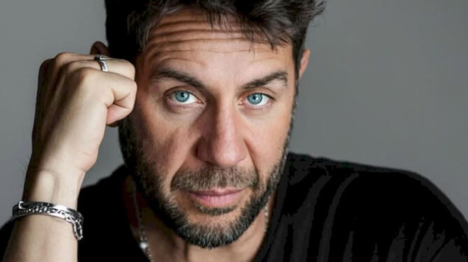 giorgos-mazonakis-i-xechoristi-kai-entoni-zoi-kai-poreia-enos-kallitechni-poy-afise-megalo-apotypoma-505951