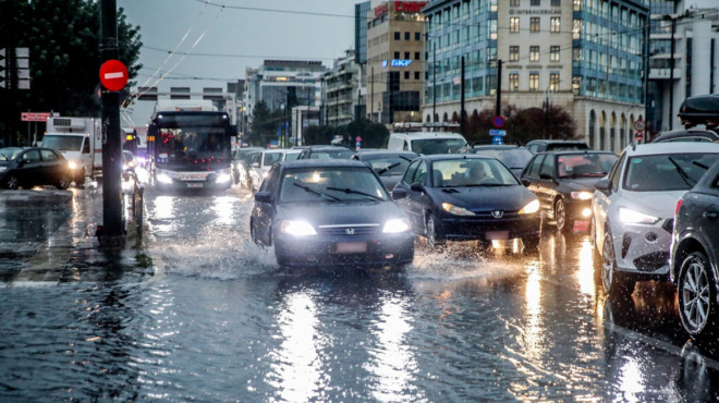 ischyro-mpoyrini-epnixe-tin-thessaloniki-plimmyres-keraynoi-kai-apeira-provlimata-amp-8211-dromoi-metatrapikan-se-potamia-504541