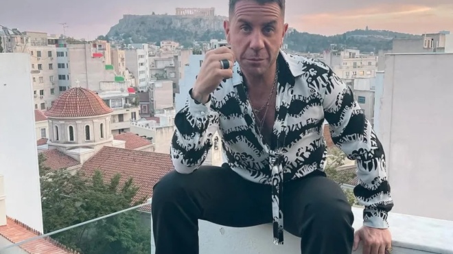 plirone-exairetika-den-eicha-pote-thema-me-ton-tropo-poy-plirone-amp-8230-i-monadiki-gynaika-poy-mpainoevgaine-sti-vila-toy-mazonaki-spaei-tin-siopi-508871