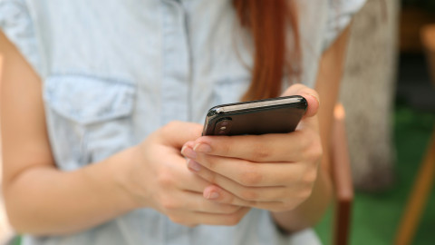 erchetai-neo-dynato-voucher-gia-smartphone-poioi-einai-oi-dikaioychoi-pote-anoigei-i-platforma-508109