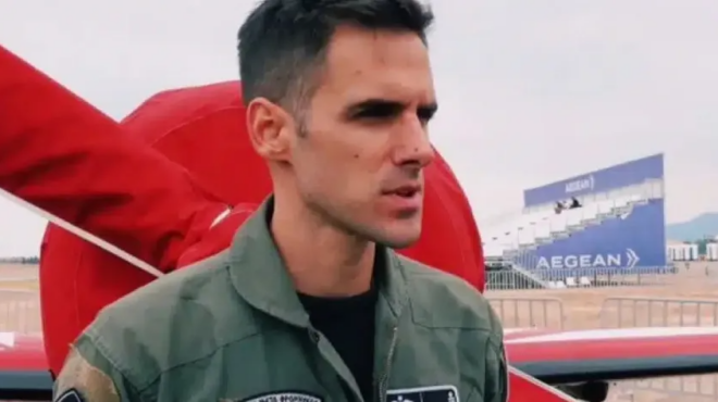 molis-matheytike-aytos-einai-o-ellinas-pilotos-poy-tha-skisei-ton-oyrano-tis-thessalonikis-me-to-f-16-zeys-tha-meinete-afonoi-me-tin-empeiria-toy-516360